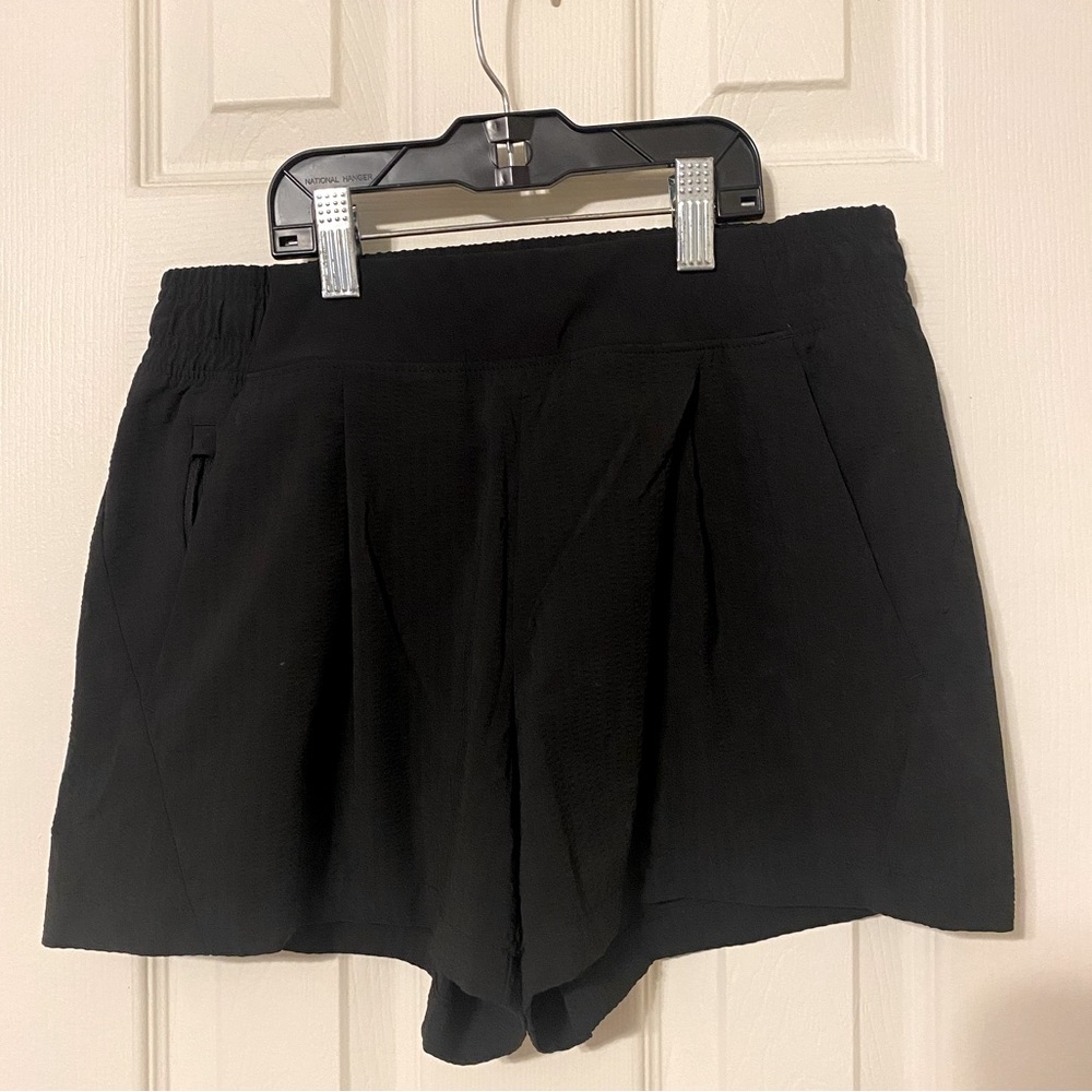 Athleta TEXTURED BROOKLYN SHORT